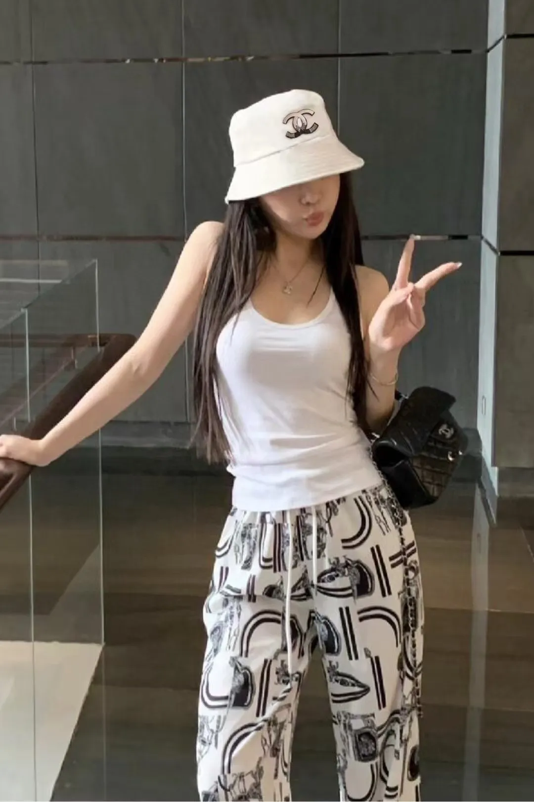 💰110¥ Chanel new satin bucket hat, embroidered double C logo, head circumference 57cm