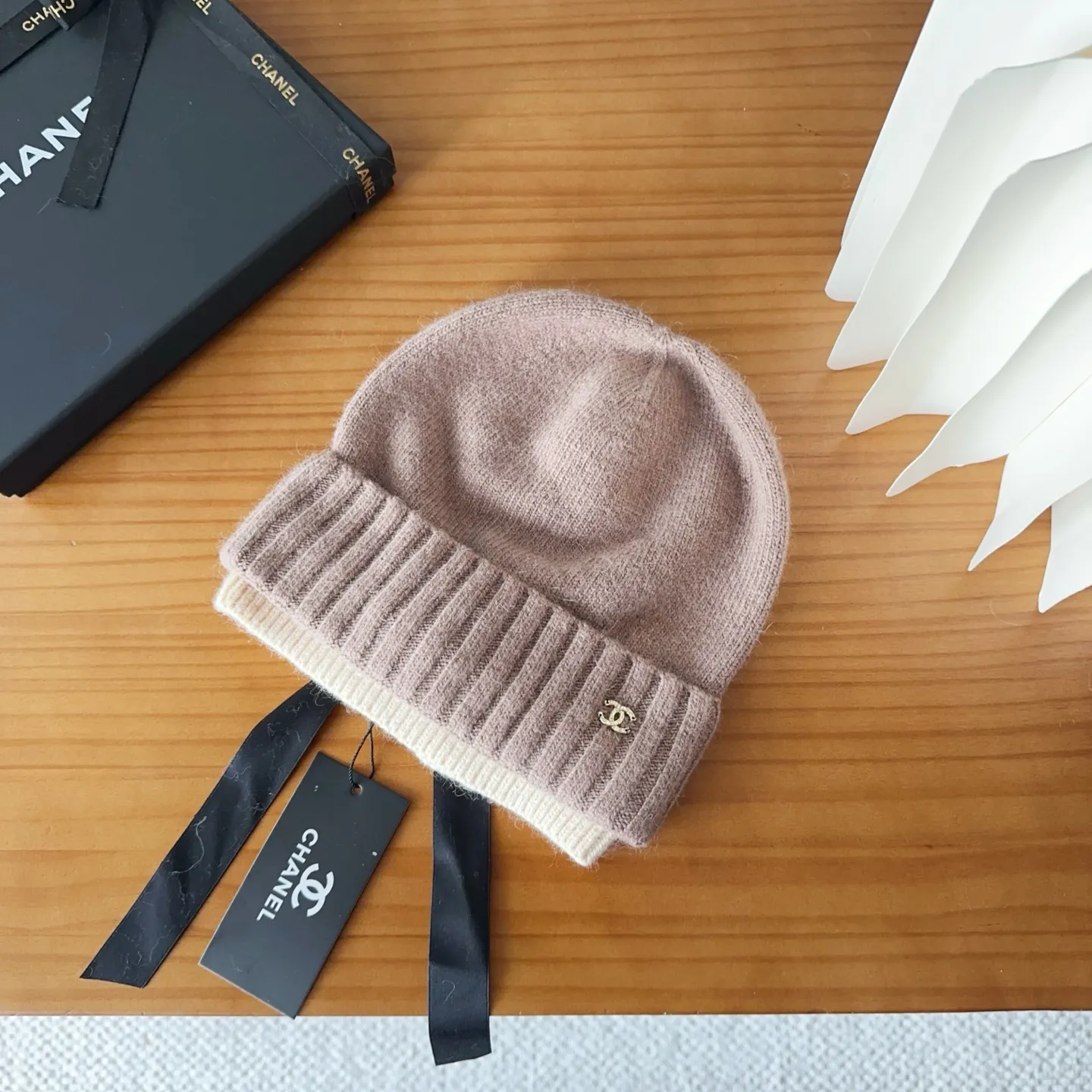 💰84 Chanel official website releases CHANEL small and popular knitted hat! Xiaohongshu’s new product is released, it’s so 🉑️, high-elastic fabric, classic colors, same style for men and women.