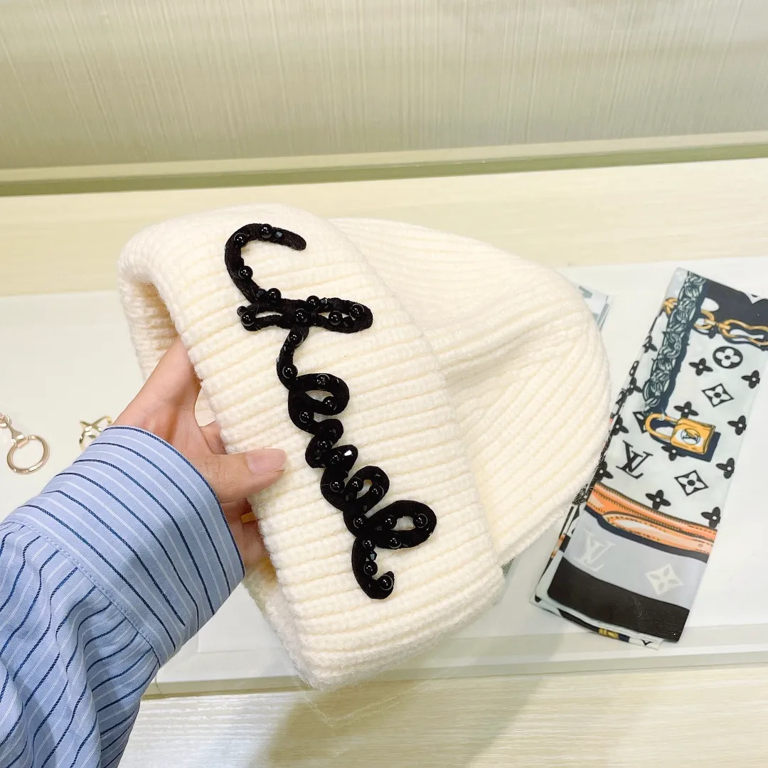 P70 comes with dust bag 🌺【CHANEL】Official website classic style, 70% wool, 30% rabbit fur knitted hat! Xiaohongshu, recommended by major internet celebrities! Thicker and warmer, fashionable and popular🌸First-class texture, the best brand for keeping warm in autumn and winter, order now, limited quantity available