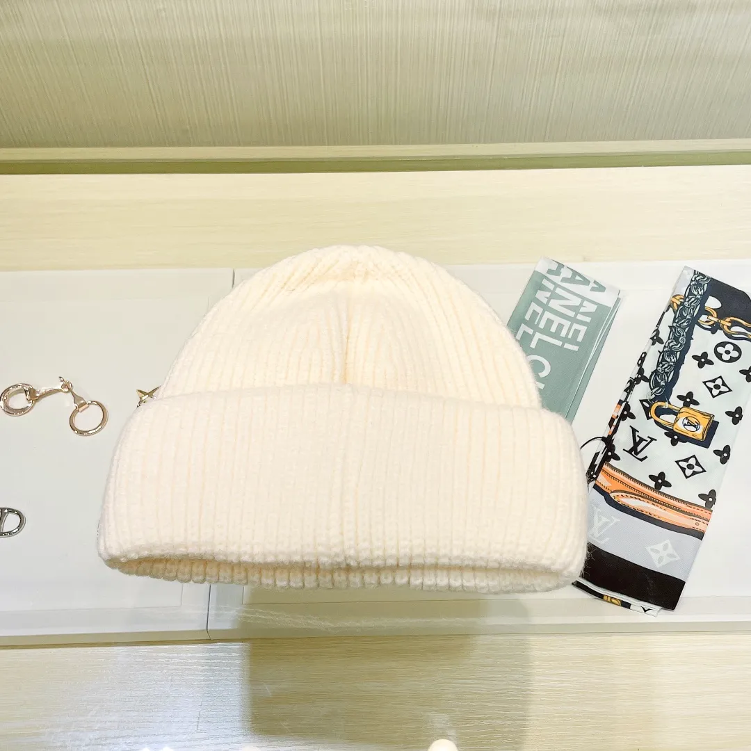 P70 comes with dust bag 🌺【CHANEL】Official website classic style, 70% wool, 30% rabbit fur knitted hat! Xiaohongshu, recommended by major internet celebrities! Thicker and warmer, fashionable and popular🌸First-class texture, the best brand for keeping warm in autumn and winter, order now, limited quantity available