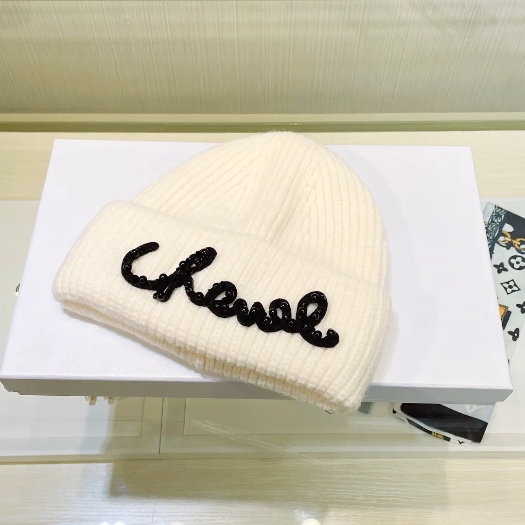 P70 comes with dust bag 🌺【CHANEL】Official website classic style, 70% wool, 30% rabbit fur knitted hat! Xiaohongshu, recommended by major internet celebrities! Thicker and warmer, fashionable and popular🌸First-class texture, the best brand for keeping warm in autumn and winter, order now, limited quantity available