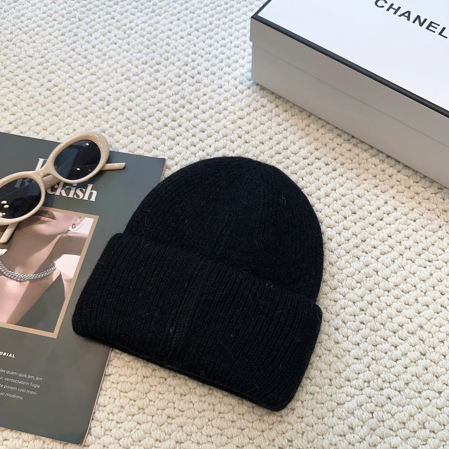 P60 comes with dust bag 🌺 [CHANEL] New rabbit fur knitted hat, Xiaohongshu, the main recommendation of major Internet celebrities! Thicker and warmer, fashionable and popular🌸First-class texture, the best brand for keeping warm in autumn and winter, order now, limited quantity available