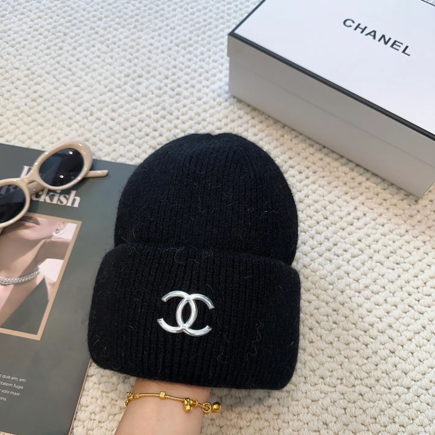 P60 comes with dust bag 🌺 [CHANEL] New rabbit fur knitted hat, Xiaohongshu, the main recommendation of major Internet celebrities! Thicker and warmer, fashionable and popular🌸First-class texture, the best brand for keeping warm in autumn and winter, order now, limited quantity available
