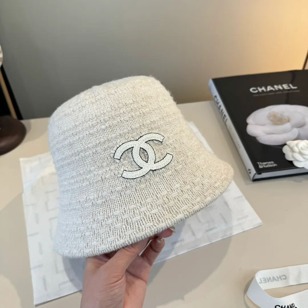Chanel Chanel new wool bucket hat, foldable