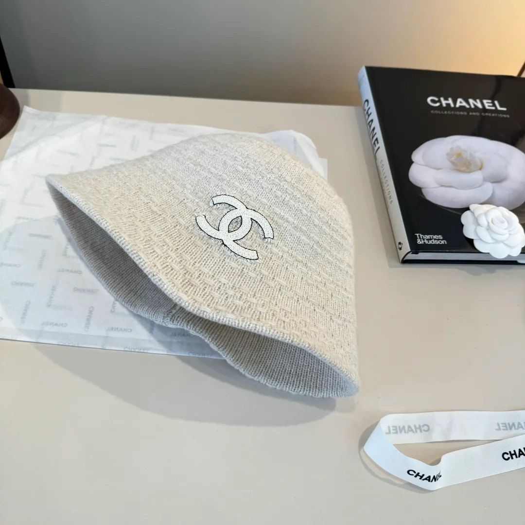 Chanel Chanel new wool bucket hat, foldable