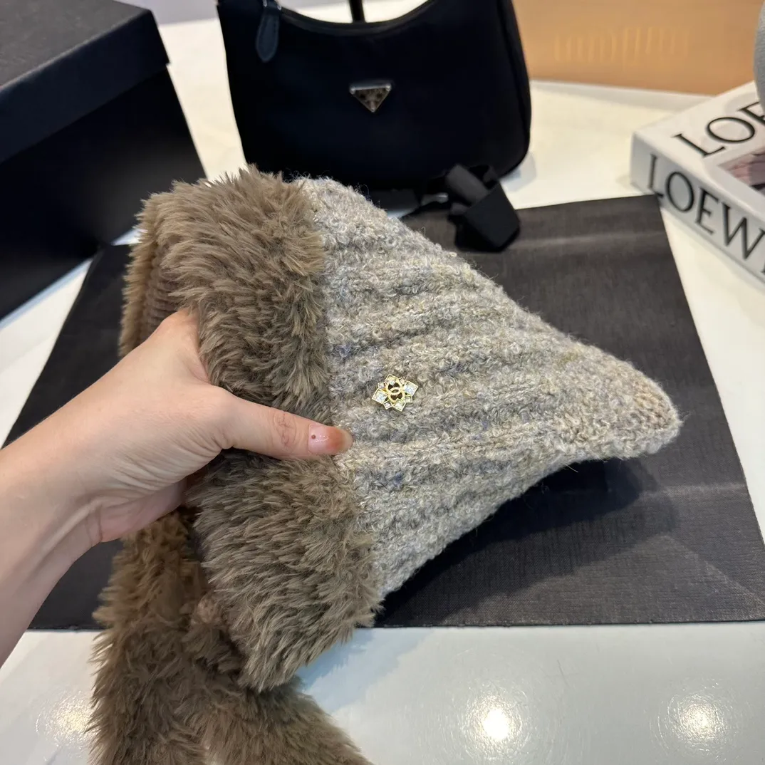 P60 CHANEL Chanel Cat Ears Wool Hat Women's Autumn and Winter Warm Ear Protection Knitted Hat Japanese Cute Pullover Hat 2024 New Cold Hat
