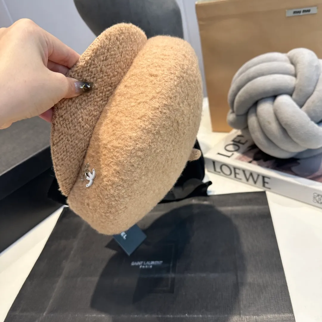 P80 Chanel Chanel retro Japanese milk silk octagonal hat women's versatile hollow fashion face-showing short-brimmed British pumpkin hat summer
