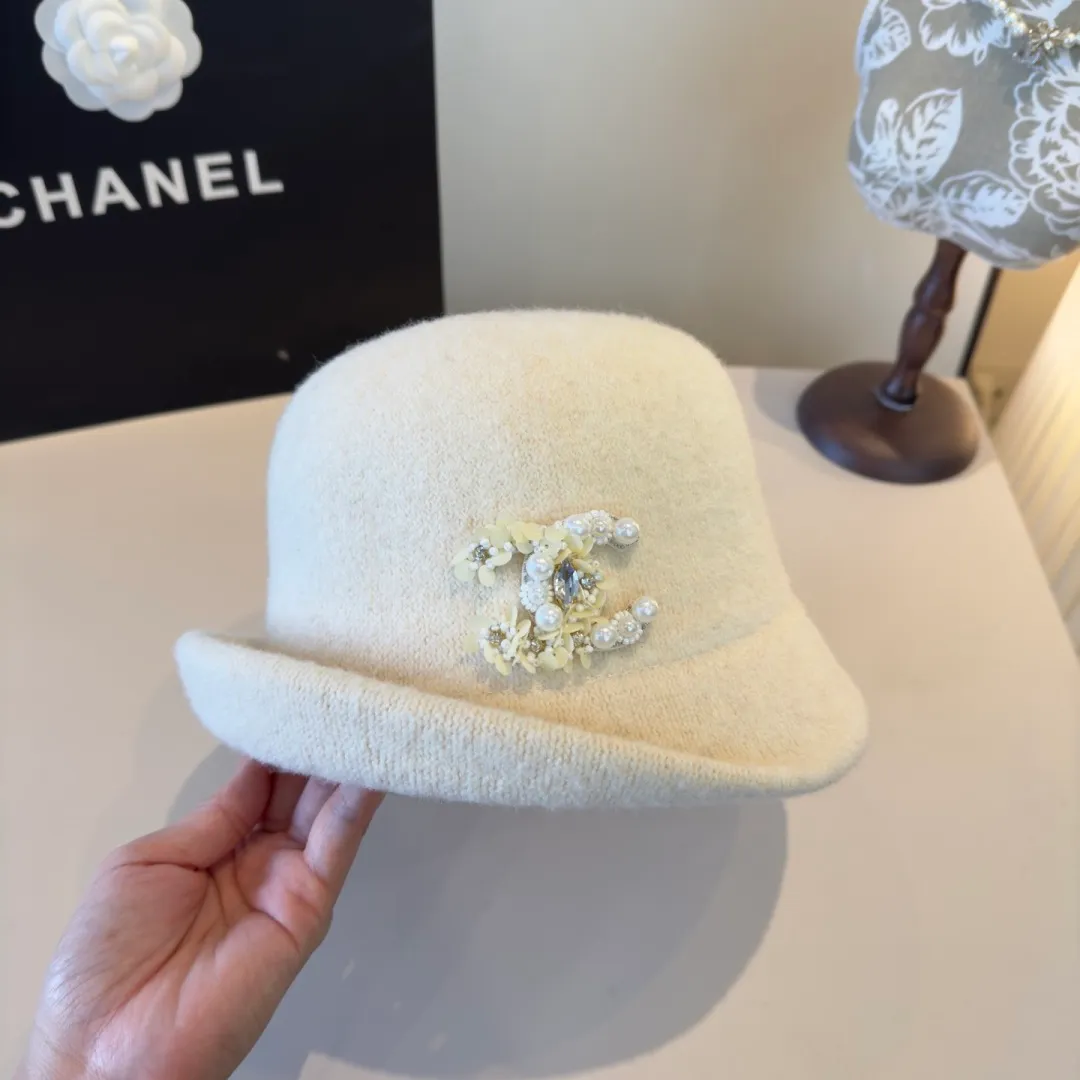 💰120¥ Chanel's new wool curled basin hat, irregular cut design, head circumference 57cm