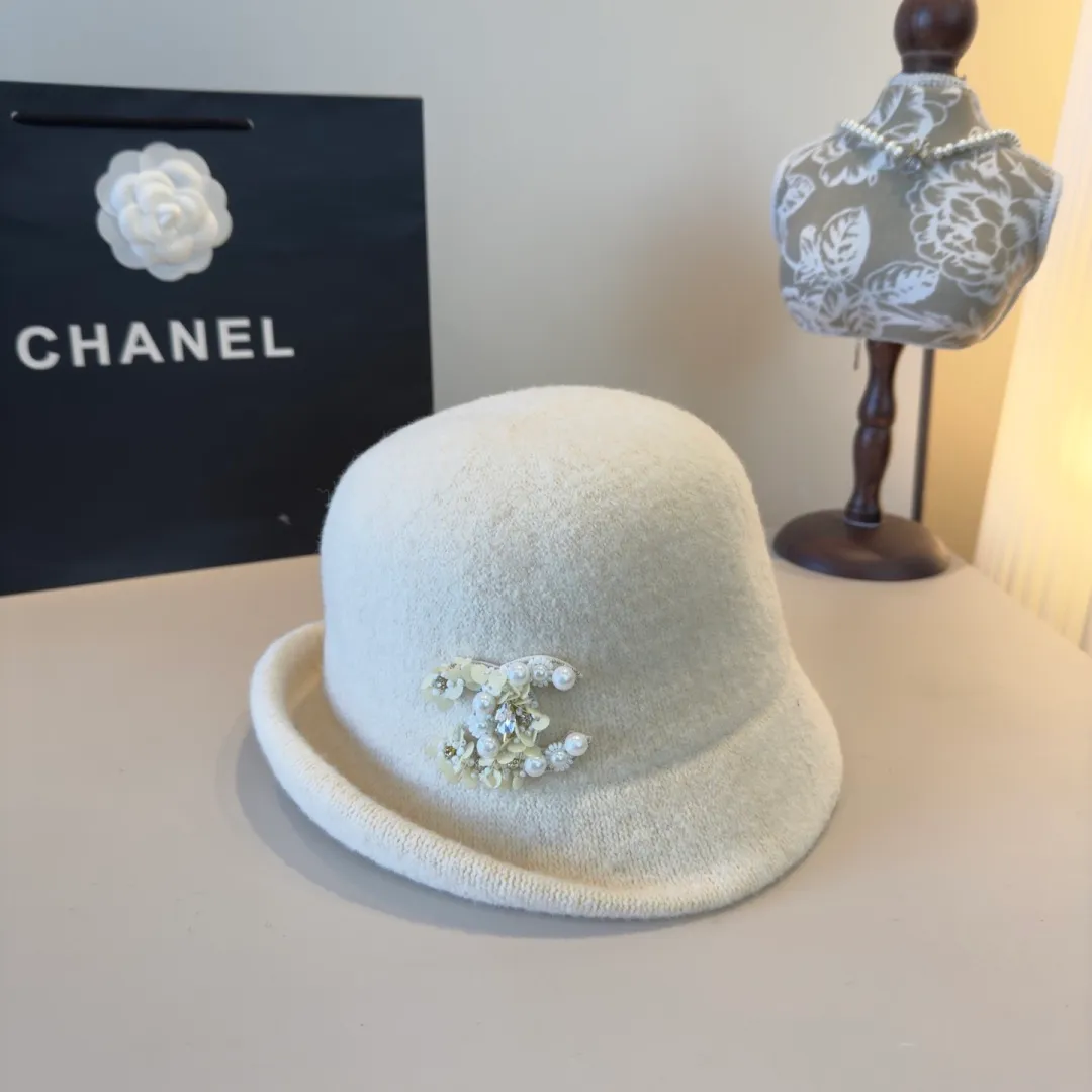💰120¥ Chanel's new wool curled basin hat, irregular cut design, head circumference 57cm
