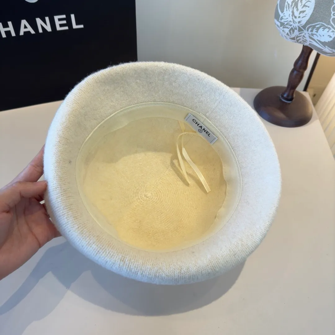 💰120¥ Chanel's new wool curled basin hat, irregular cut design, head circumference 57cm