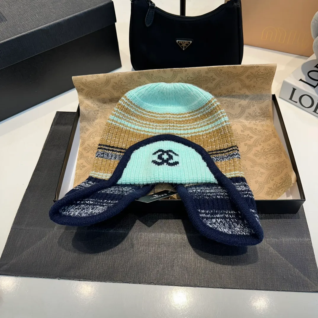 P70 Chane*🆕Chanel 24N new ski series wool hat, the popular Lei Feng hat all over the Internet, black and white, 4 colors, versatile and cool, can be worn by men and women as a couple, warm and good-looking, a must-have
