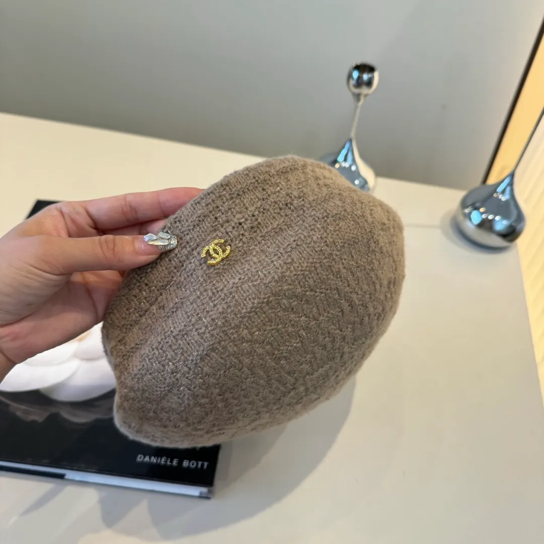 💰100¥ Chanel wool beret, small fragrant style beret, head circumference 57cm