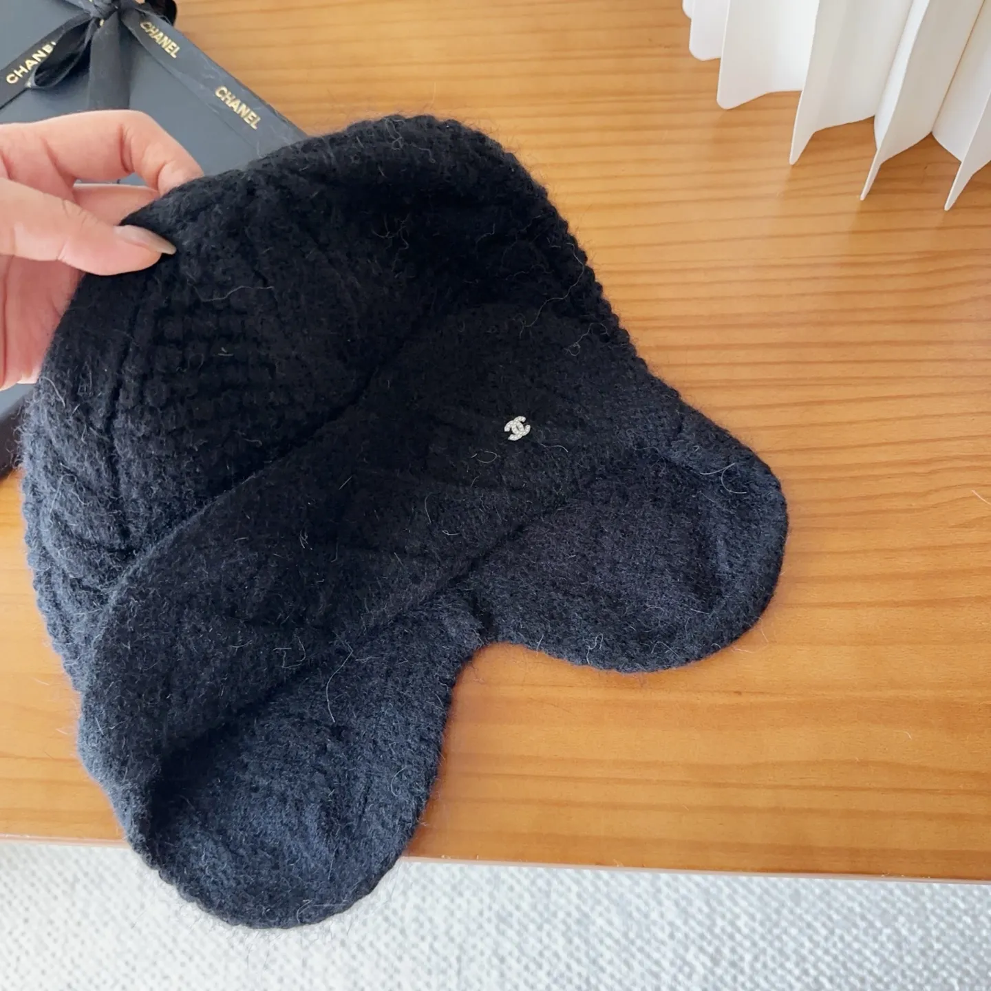 💰70 Chanel official website releases CHANEL small and popular knitted hat! Xiaohongshu’s new product is released, it’s so 🉑️, high-elastic fabric, classic colors, same style for men and women.