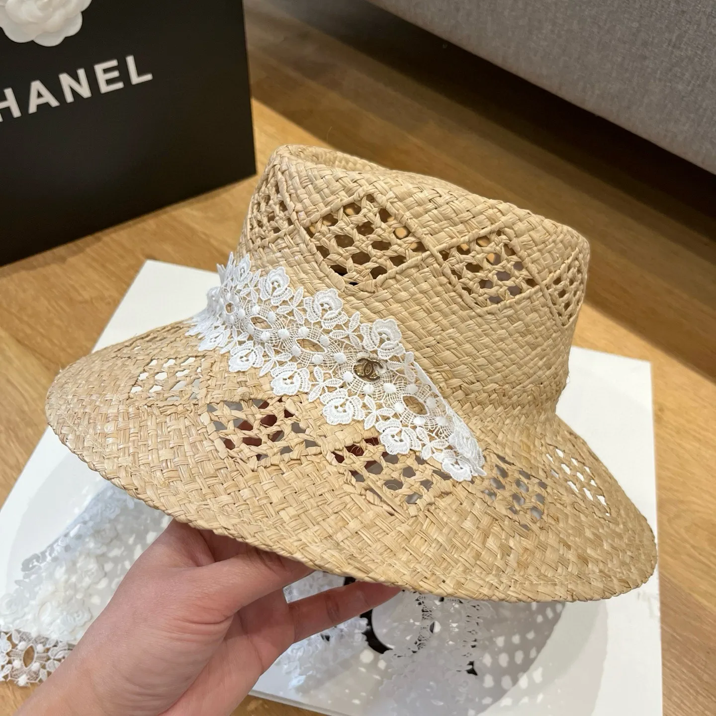 💰200¥ Chanel new straw hat, raffia hollow top hat, a must-have for fairies, head circumference 57cm