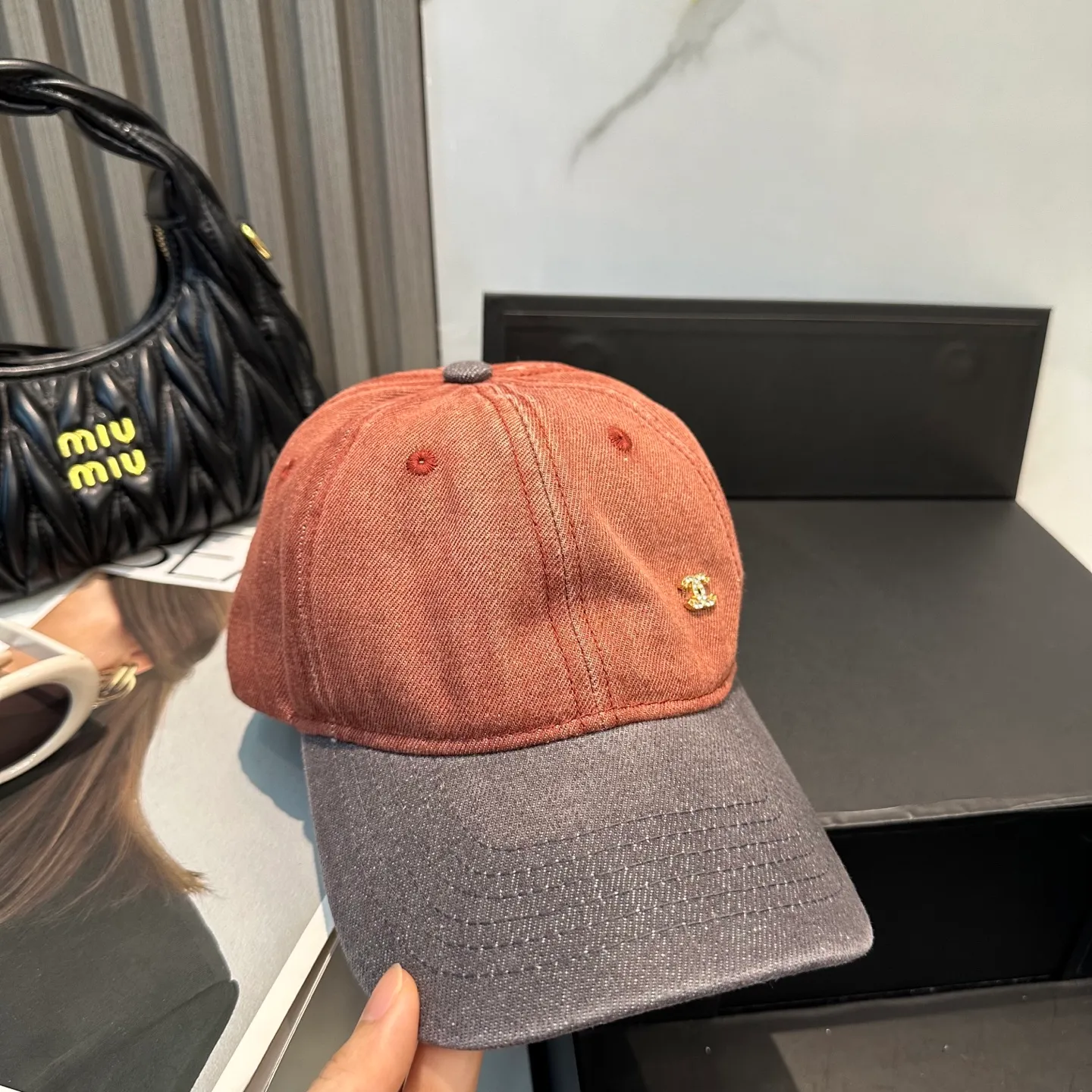 P60 Chanel (Chanel) counter new original washed denim baseball cap, customized three-dimensional logo is exquisite! Original quality, exclusive physical shooting.