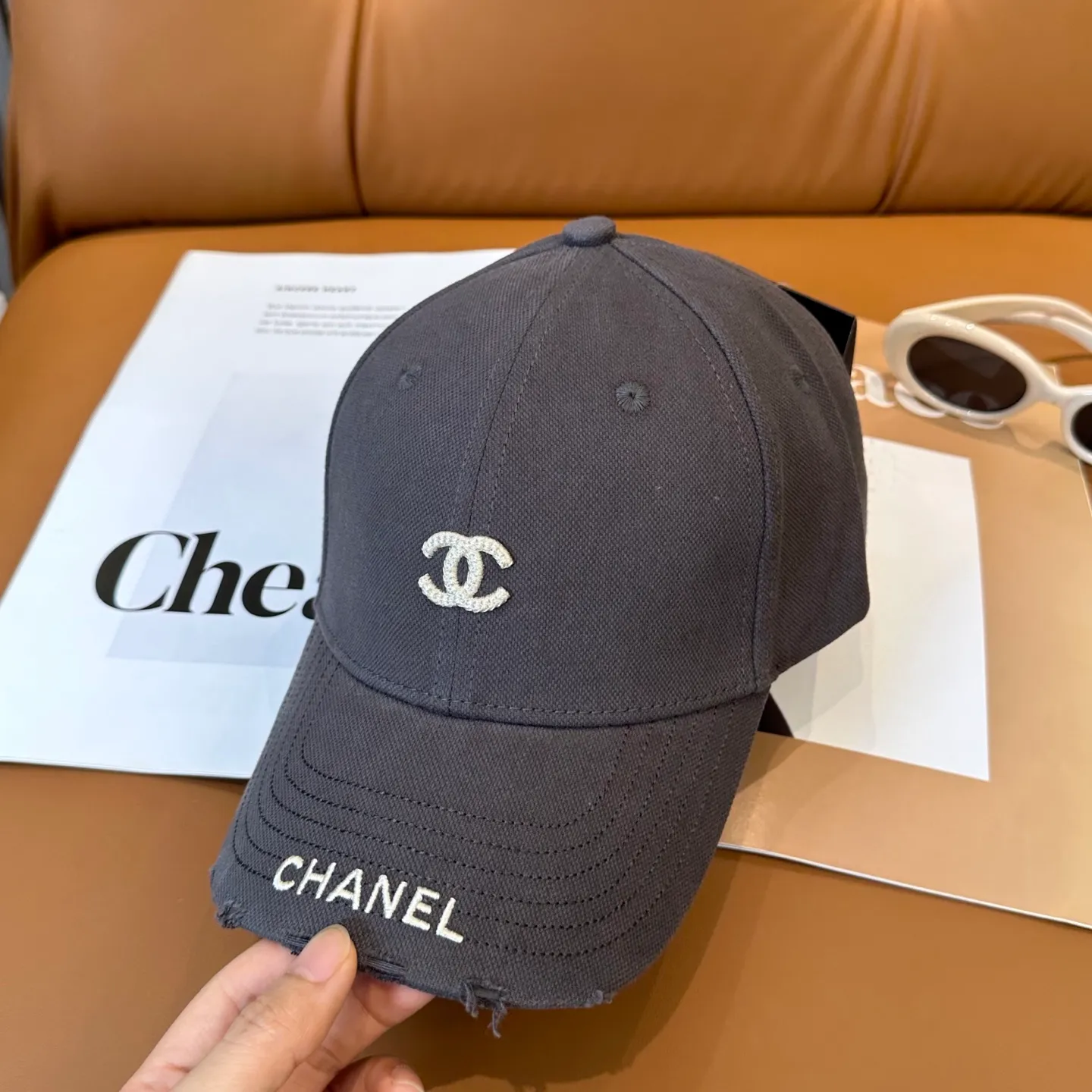 P50 CHANEL [Chanel] New simple embroidered logo baseball cap, new model shipped, big brand style is super easy to match, hurry up and get it!