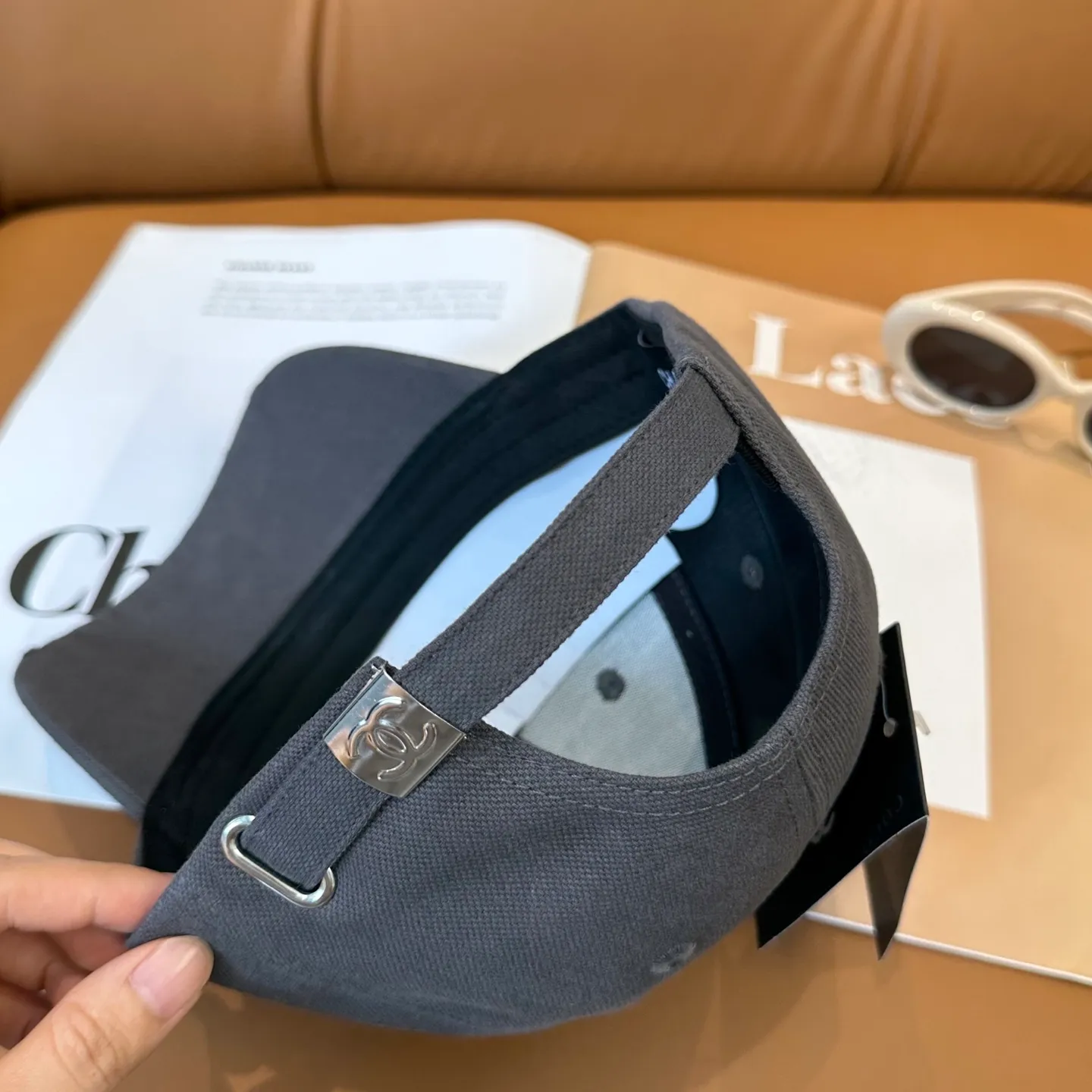 P50 CHANEL [Chanel] New simple embroidered logo baseball cap, new model shipped, big brand style is super easy to match, hurry up and get it!