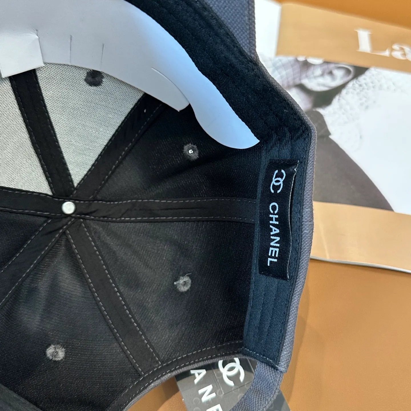 P50 CHANEL [Chanel] New simple embroidered logo baseball cap, new model shipped, big brand style is super easy to match, hurry up and get it!