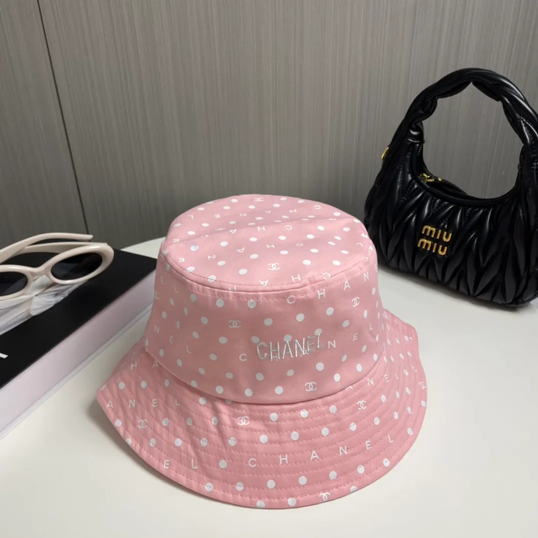 P66 CHANEL] New simple embroidered logo bucket hat 🧢New model shipped, big brand style is super easy to match, hurry up and get it