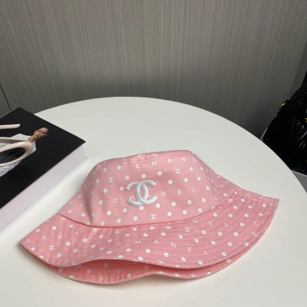 P66 CHANEL] New simple embroidered logo bucket hat 🧢New model shipped, big brand style is super easy to match, hurry up and get it