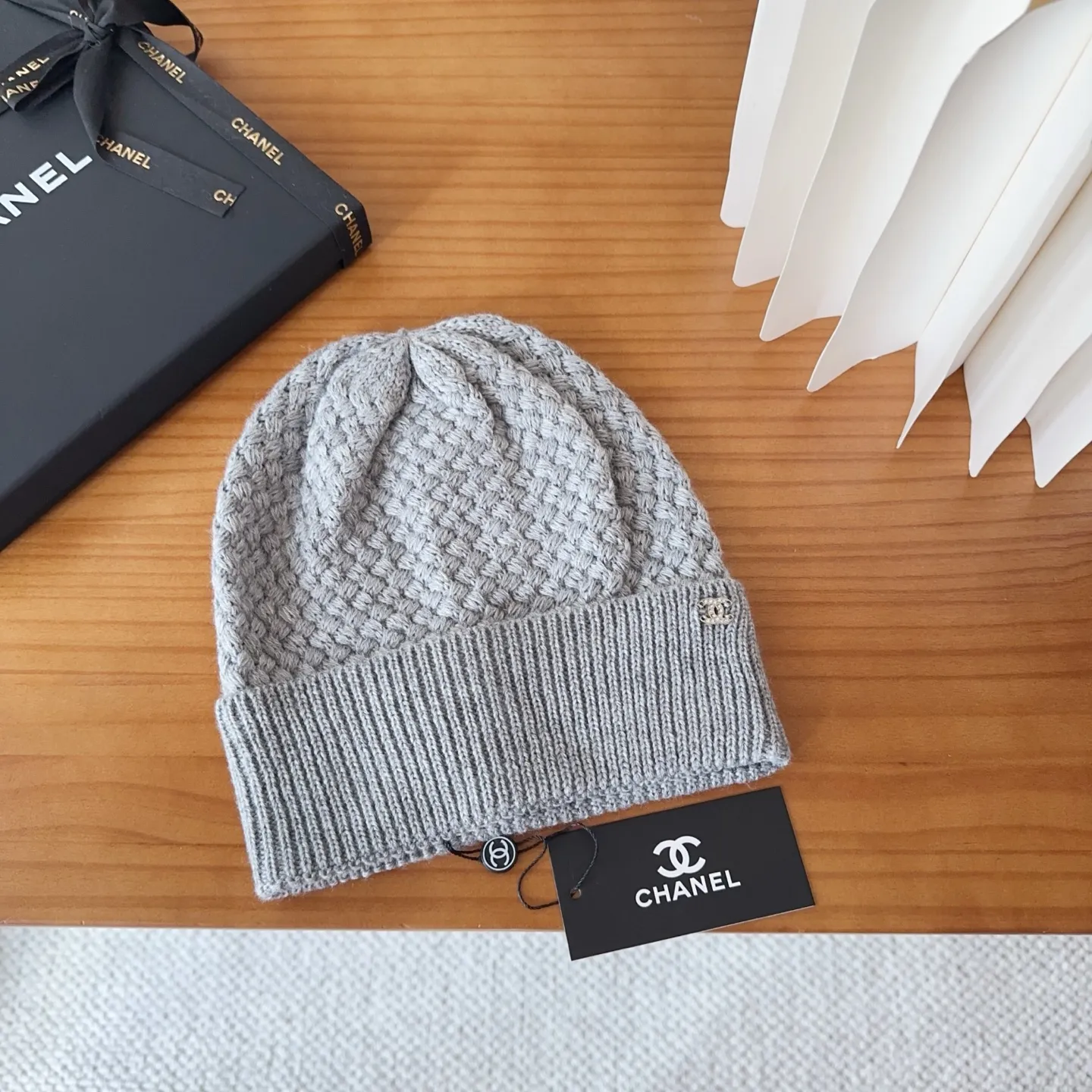 💰64 Chanel official website releases CHANEL small and popular knitted hat! Xiaohongshu’s new product is released, it’s so 🉑️, high-elastic fabric, classic colors, same style for men and women.