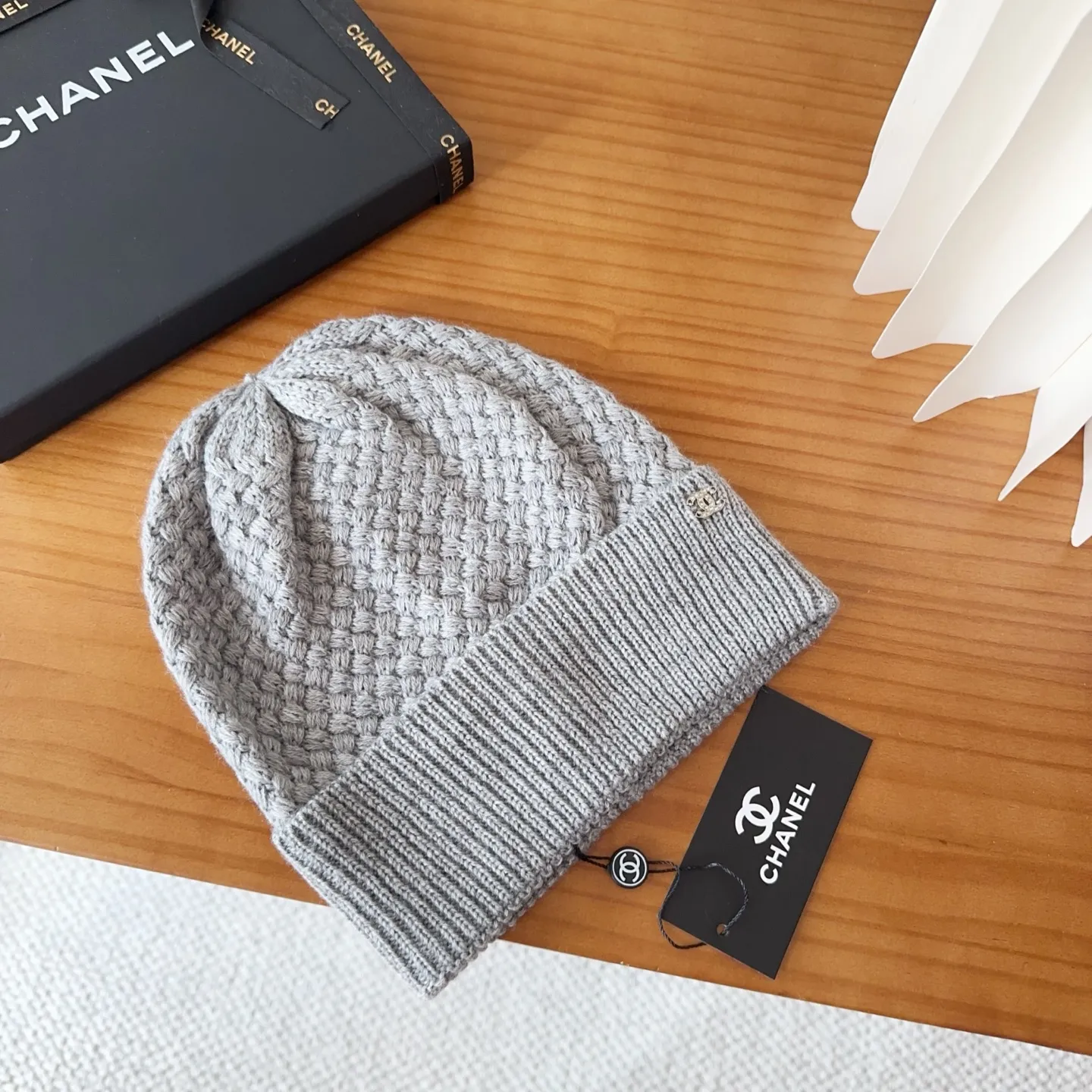 💰64 Chanel official website releases CHANEL small and popular knitted hat! Xiaohongshu’s new product is released, it’s so 🉑️, high-elastic fabric, classic colors, same style for men and women.