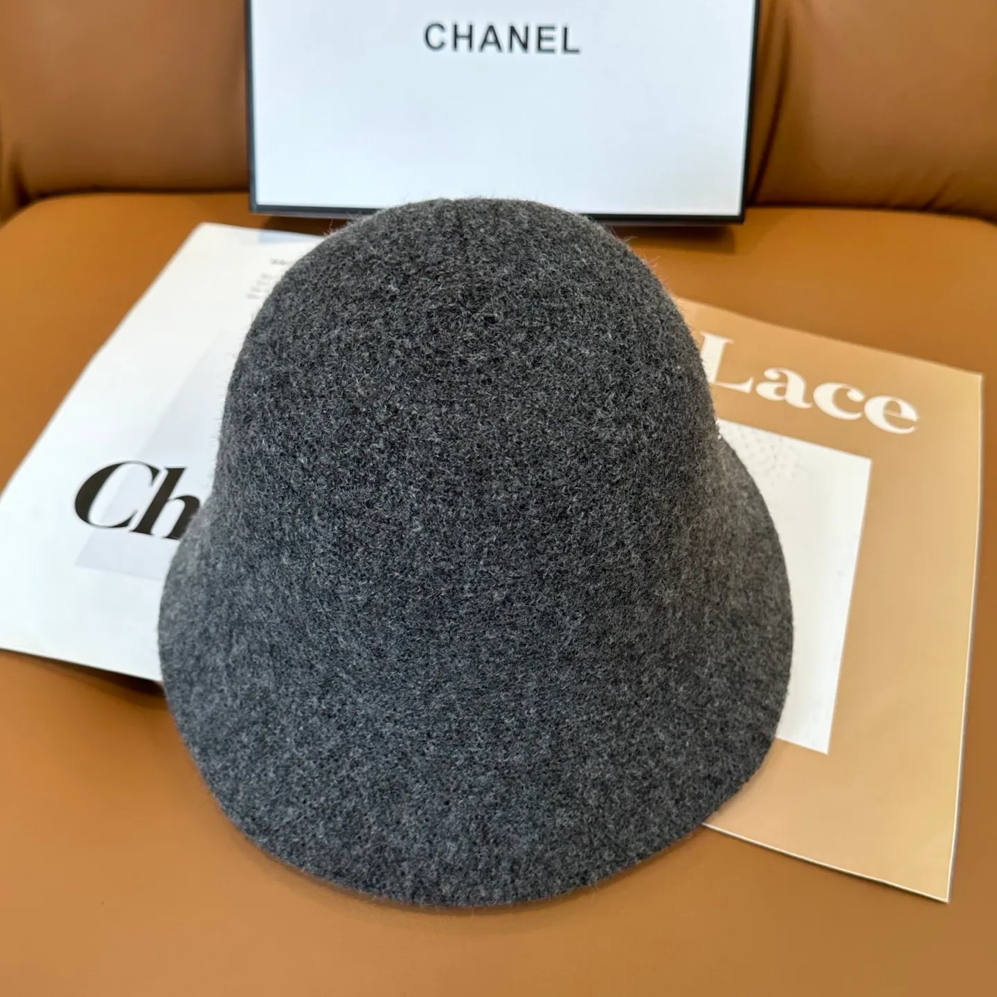 P66💛 Comes with dust bag [CHA Chanel] 2025 autumn and winter new style small fragrance cashmere bucket hat, 🔆Versatile everyday style ~ a must-have for going out on the street
