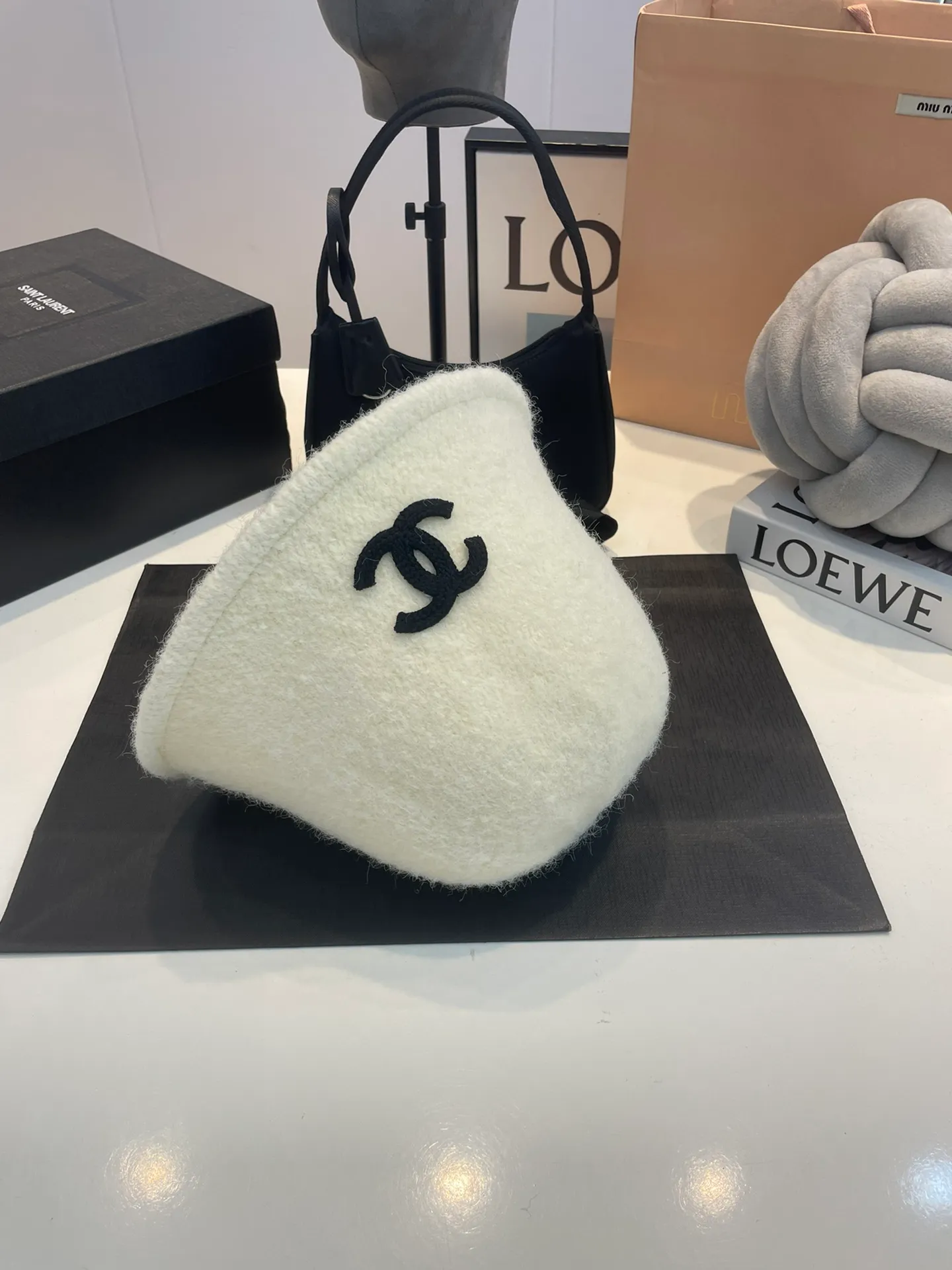 P60 CHANEL Chanel 2023 new autumn and winter plush knitted bucket hat fisherman hat, a must-have for going out and easy to match, hurry up and get it