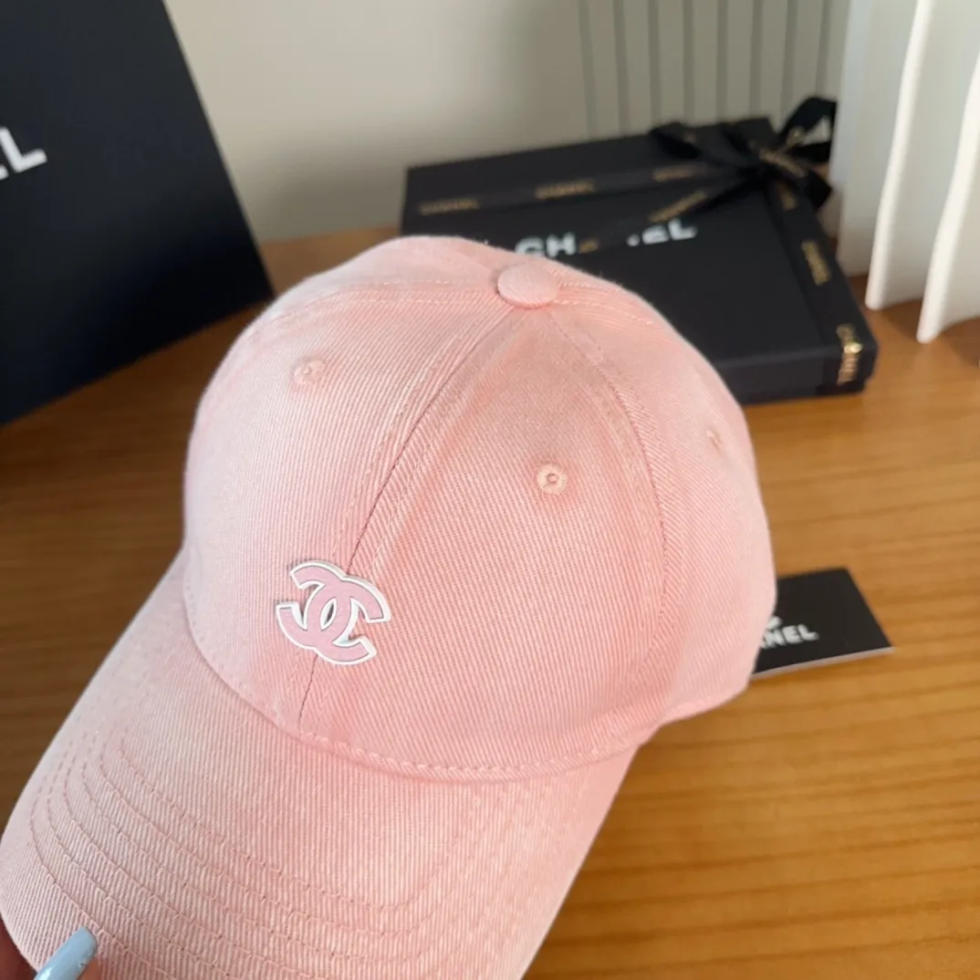 💰60 Chanel CHANEL new hard-top baseball cap, Xiaoxiang logo is classic and simple, fashionable and casual design, popular new product