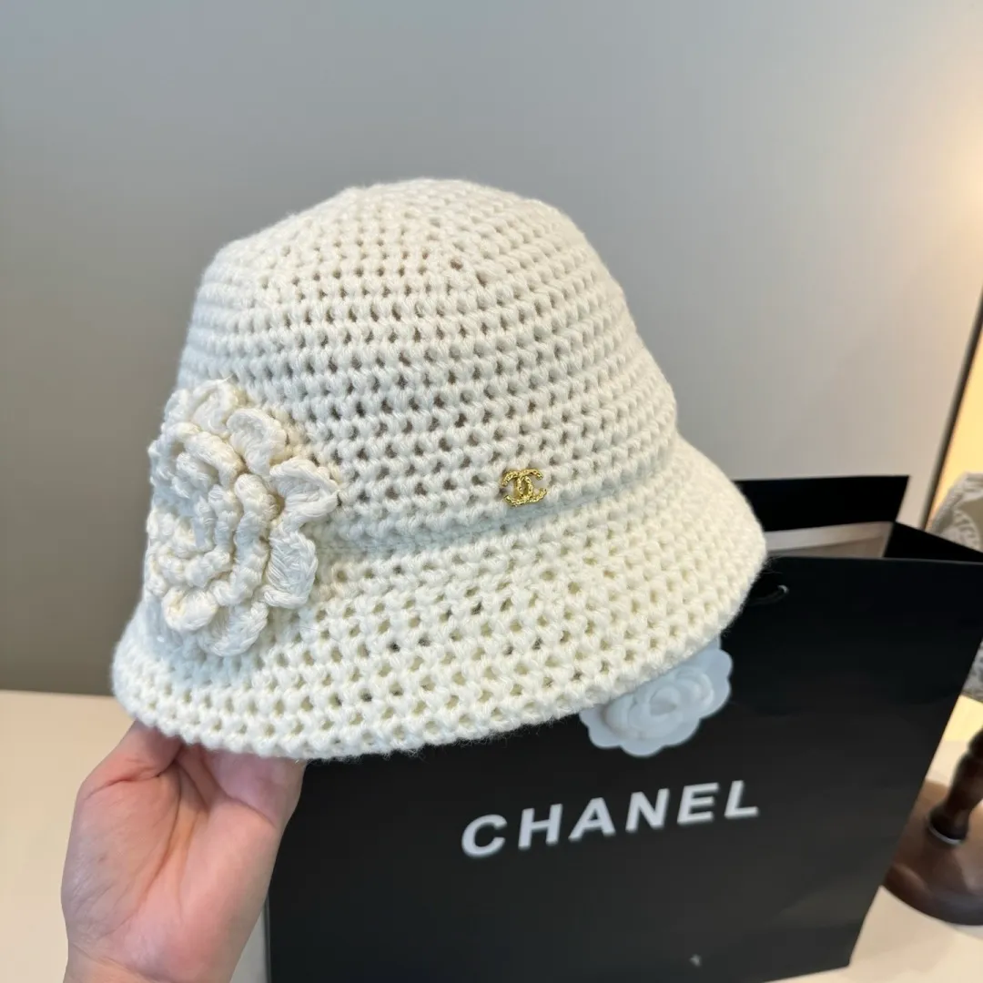 💰110¥ Chanel new camellia knitted bucket hat