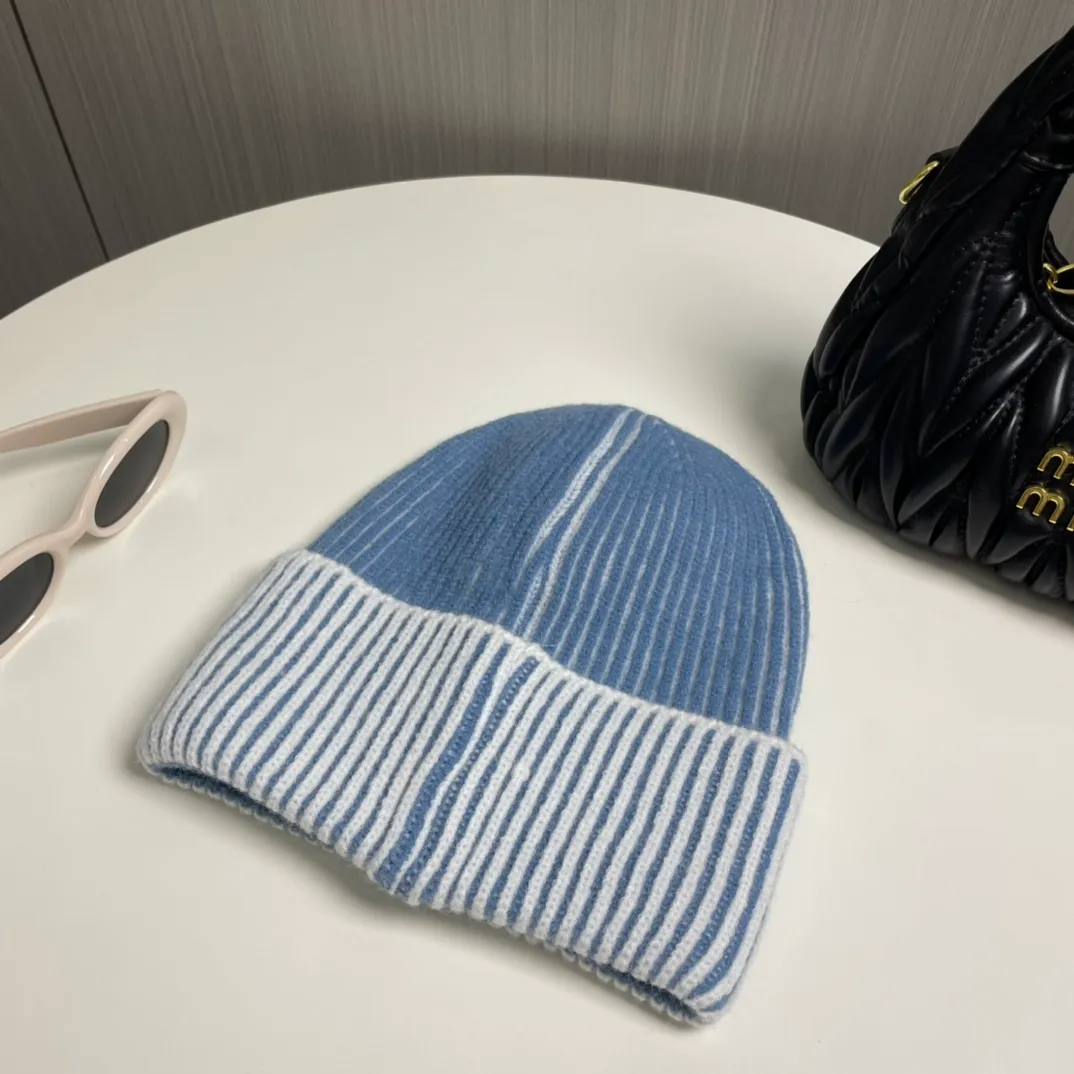 P56 comes with dust bag 🌺 [CHANEL] New knitted hat, Xiaohongshu, the main recommendation of major Internet celebrities! Thicker and warmer, fashionable and popular🌸First-class texture, the best brand for keeping warm in autumn and winter, order now, limited quantity available