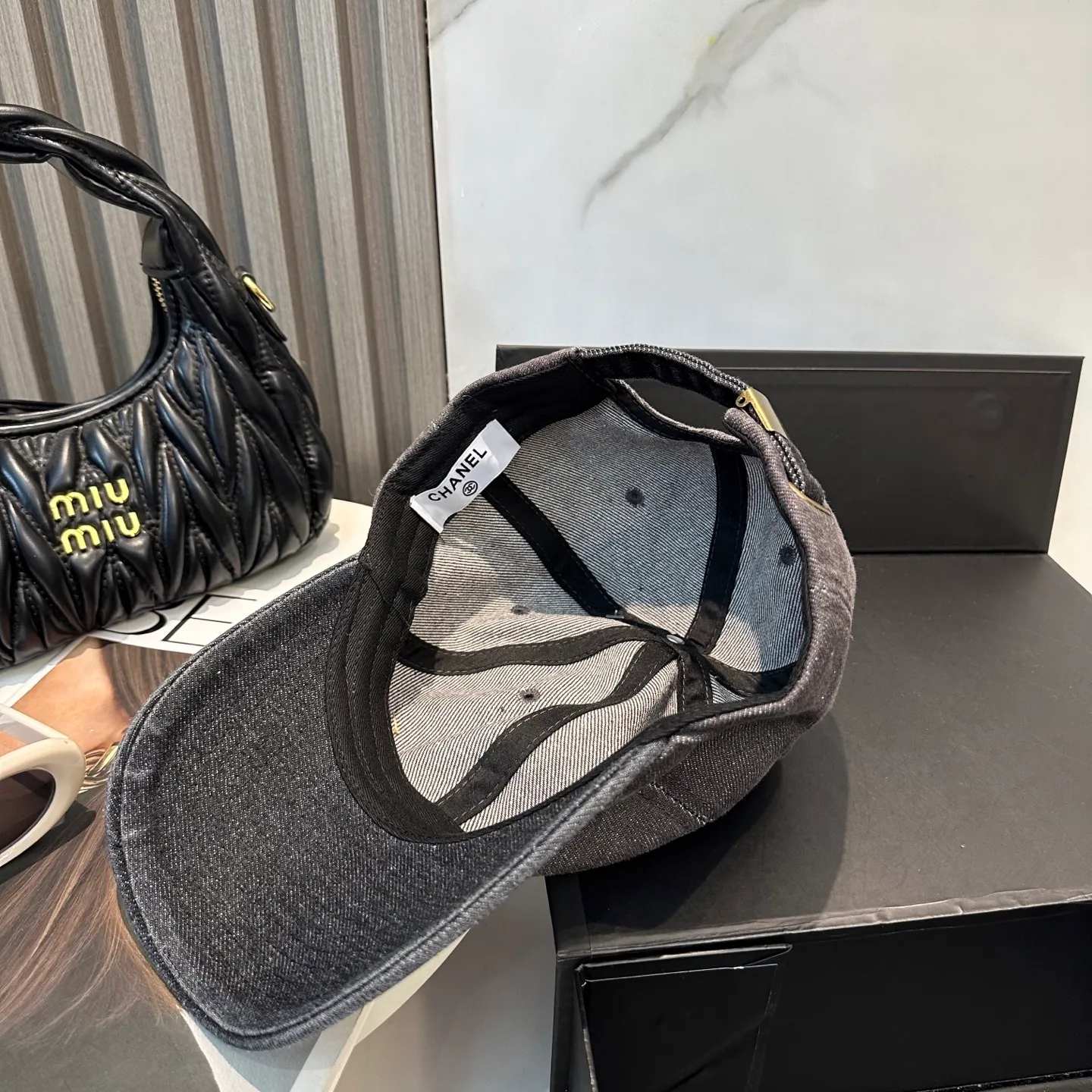 P56 Chanel (Chanel) counter new original washed denim baseball cap, customized three-dimensional logo is exquisite! Original quality, exclusive physical shooting.