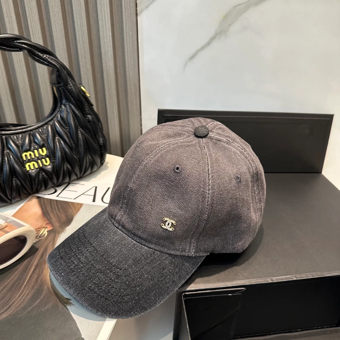 P56 Chanel (Chanel) counter new original washed denim baseball cap, customized three-dimensional logo is exquisite! Original quality, exclusive physical shooting.