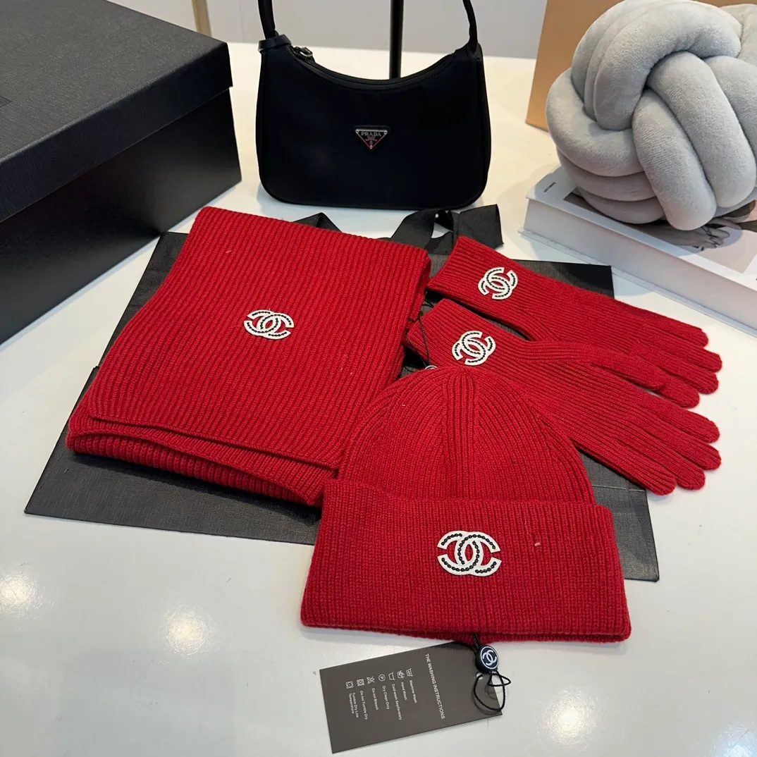 P170 Chanel Beanie Hat Set Hat Scarf Hat + Scarf + Gloves
