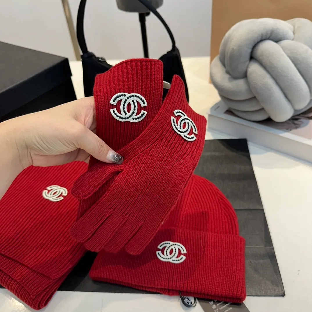 P170 Chanel Beanie Hat Set Hat Scarf Hat + Scarf + Gloves