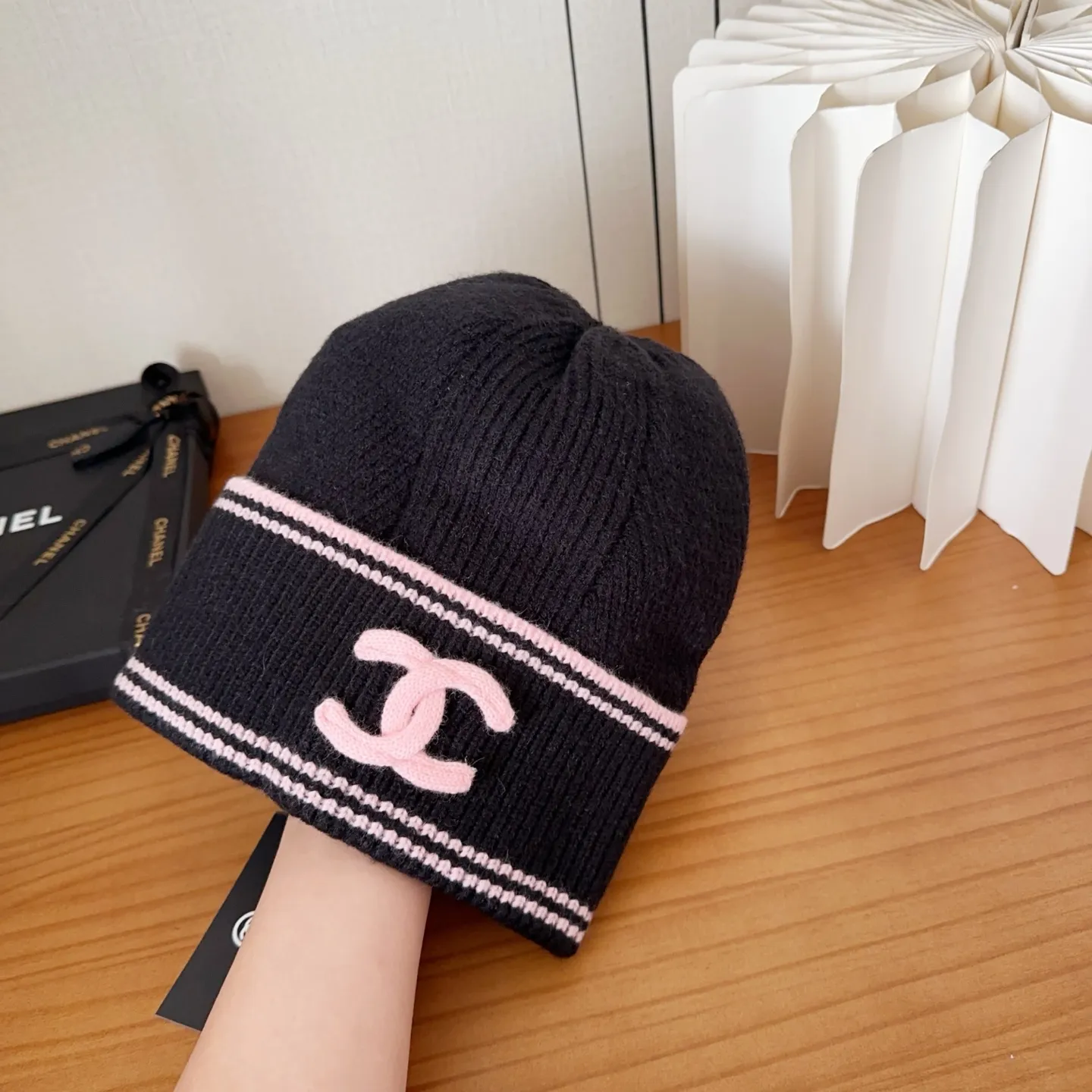 💰70 Chanel official website releases CHANEL small and popular knitted hat! Xiaohongshu’s new product is released, it’s so 🉑️, high-elastic fabric, classic colors, same style for men and women.