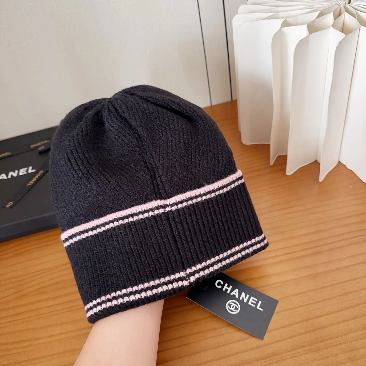 💰70 Chanel official website releases CHANEL small and popular knitted hat! Xiaohongshu’s new product is released, it’s so 🉑️, high-elastic fabric, classic colors, same style for men and women.