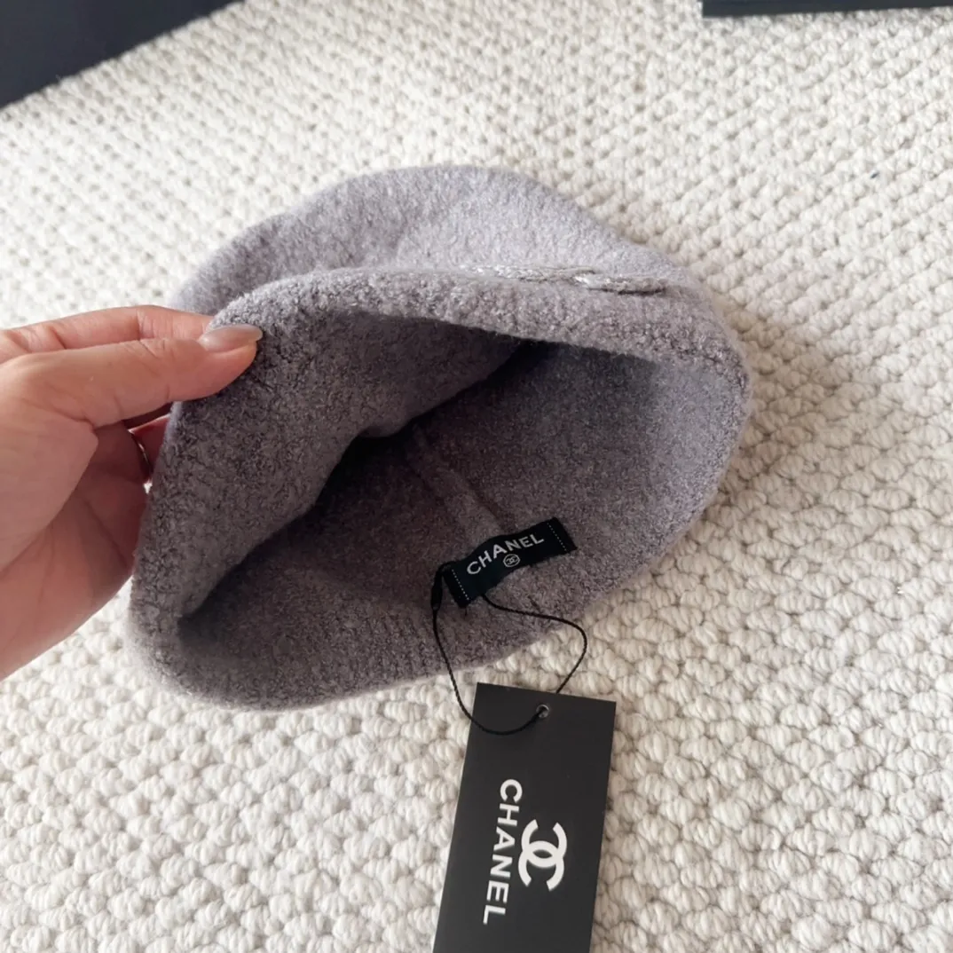 💰70 Chanel official website releases CHANEL small and popular knitted hat! Xiaohongshu’s new product is released, it’s so 🉑️, high-elastic fabric, classic colors, same style for men and women.