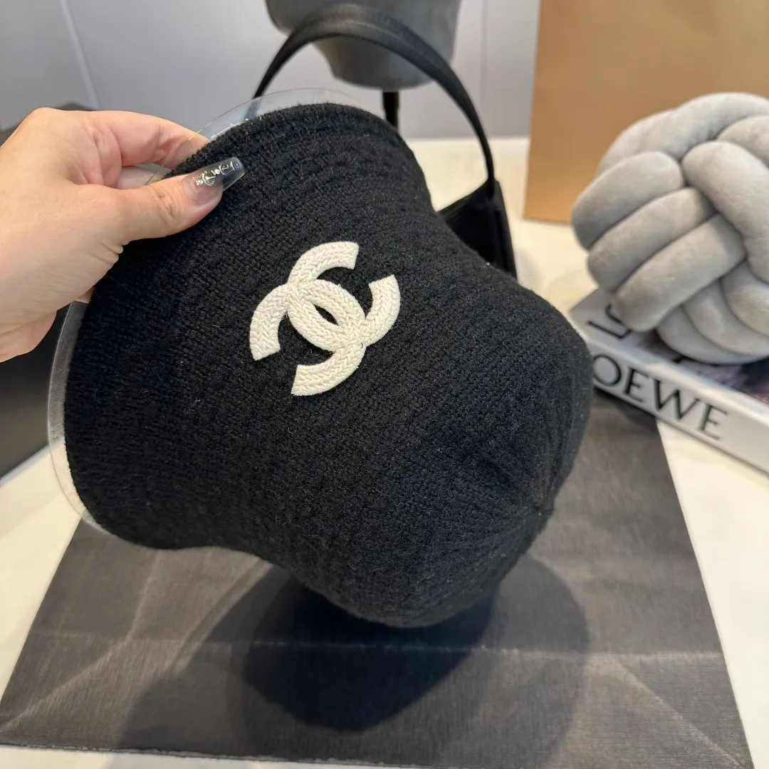 P60 CHANEL Chanel 2025 new style fisherman hat with small fragrance, 🔆Versatile everyday style ~ a must-have for going out on the street