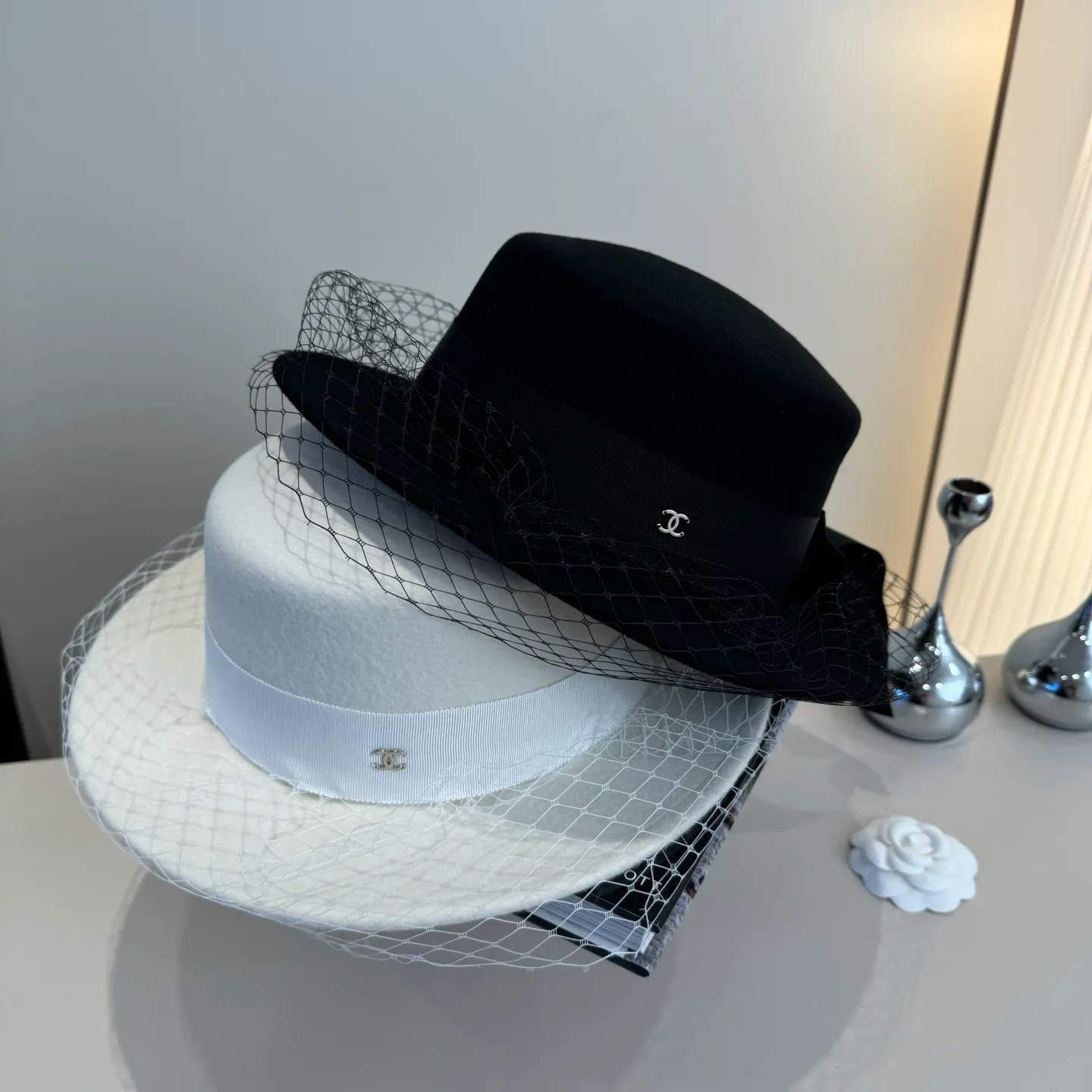 💰220¥ White Chanel wool flat top, mesh hat, 100% wool 🦙Fabric% Head circumference 57cm