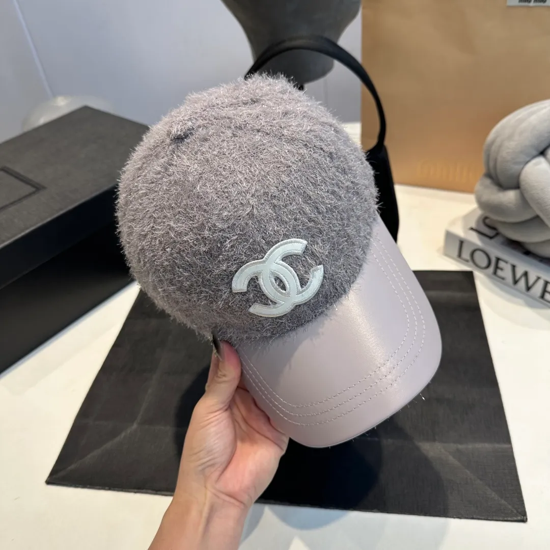 P60 Chanel's new autumn and winter classic casual and trendy style simple baseball cap🧢Japanese and Korean style, looks great with any combination! A must-have when traveling