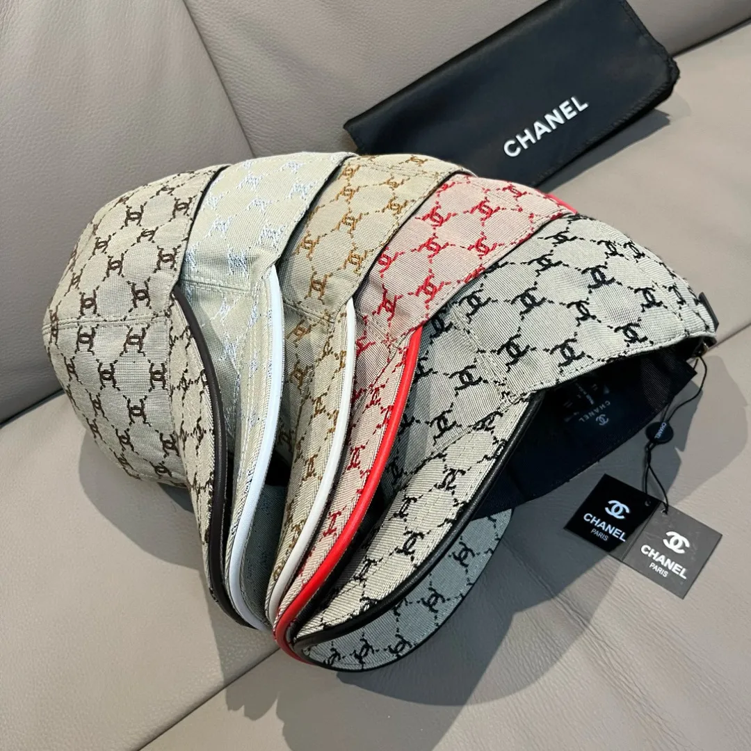 p90 new model shipped!   , Chanel (Chanel) new original baseball cap, small double C jacquard, 1:1 mold opening and customization at the counter, original canvas fabric + first layer of cowhide, light and breathable! The quality is great, the basic head circumference is 56cm, and the patch is adjustable.