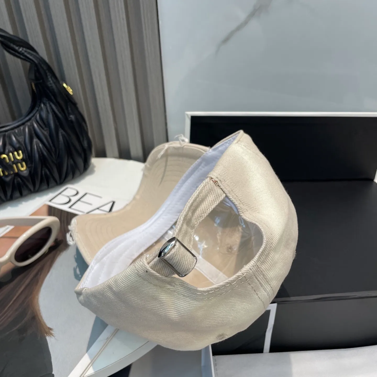 P80 CHANEL [Chanel] New simple logo baseball cap, new model shipped, big brand style is super easy to match, hurry up and get it!