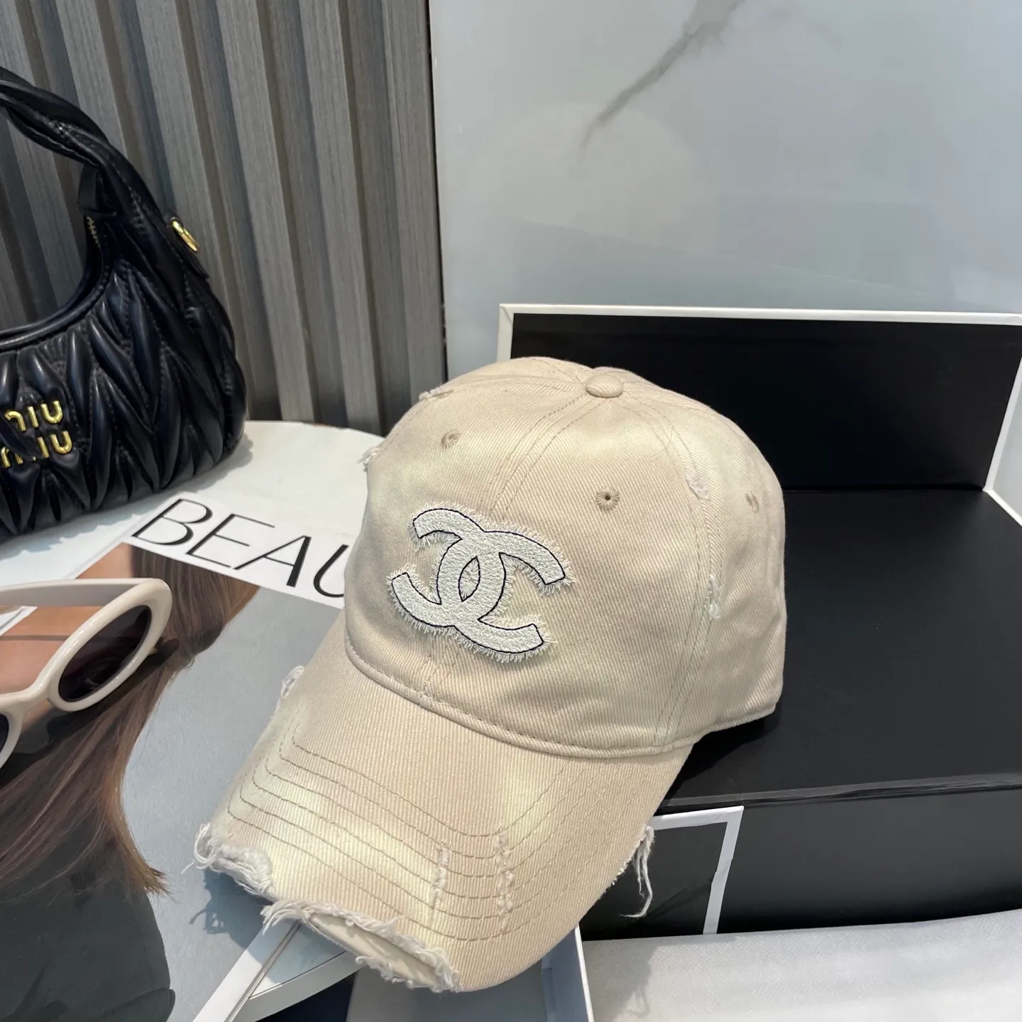 P80 CHANEL [Chanel] New simple logo baseball cap, new model shipped, big brand style is super easy to match, hurry up and get it!