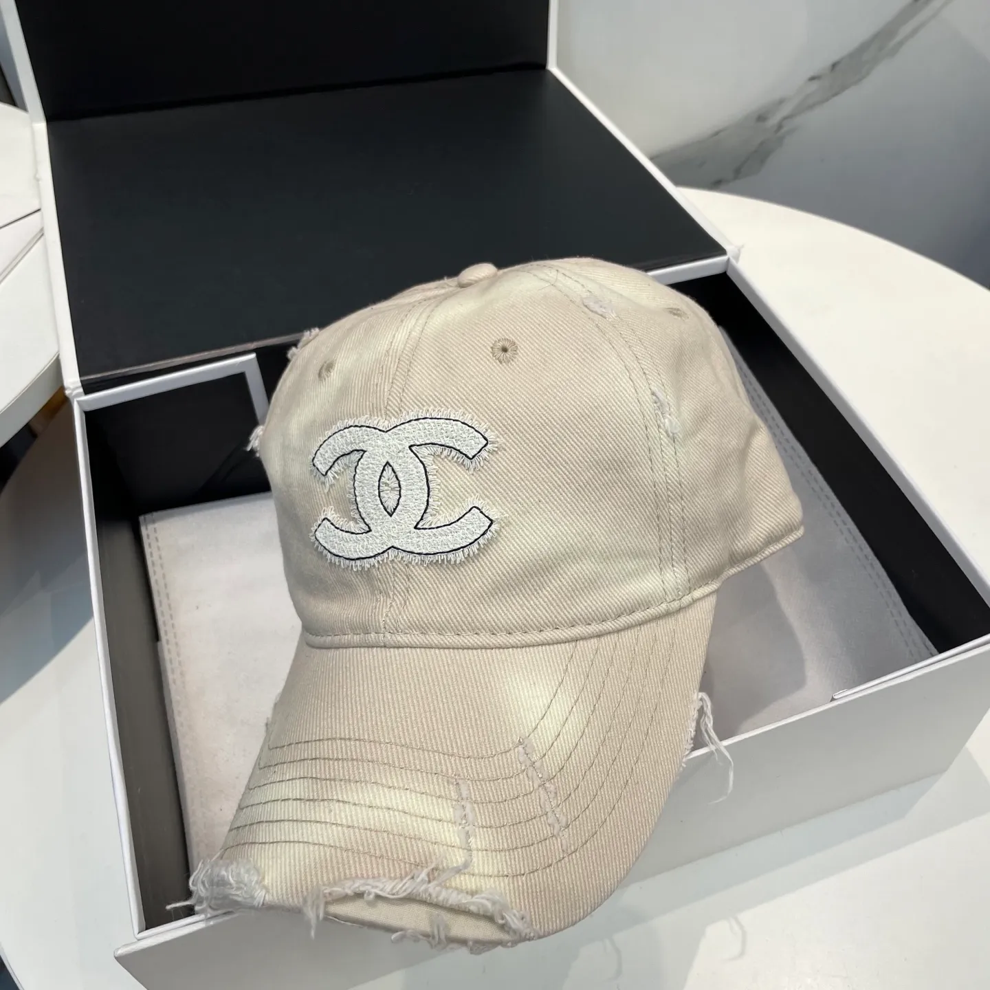 P80 CHANEL [Chanel] New simple logo baseball cap, new model shipped, big brand style is super easy to match, hurry up and get it!