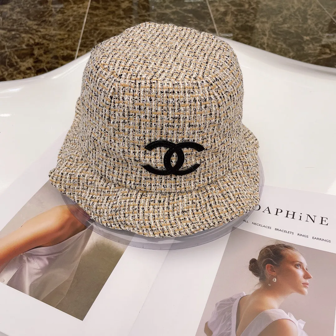 P70👒Chanel Chanel👒21 autumn and winter new autumn and winter high-end plaid woolen fisherman hat! French socialite! The quality is absolutely high-end! The quality of entering and exiting a large shopping mall at will! Super versatile colors