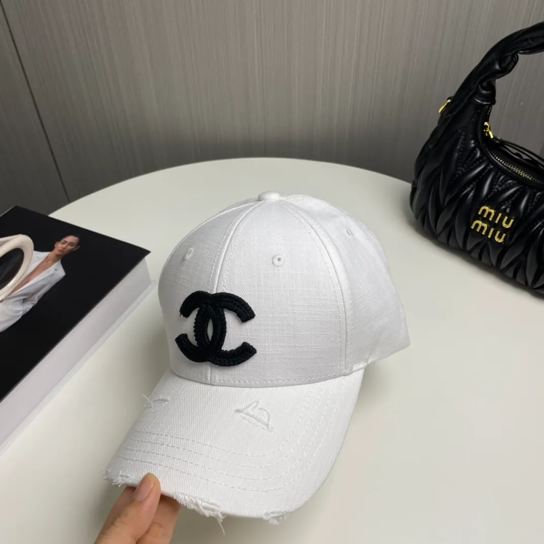 P66 CHANEL new baseball cap, classic and simple logo, fashionable and casual design, popular new product