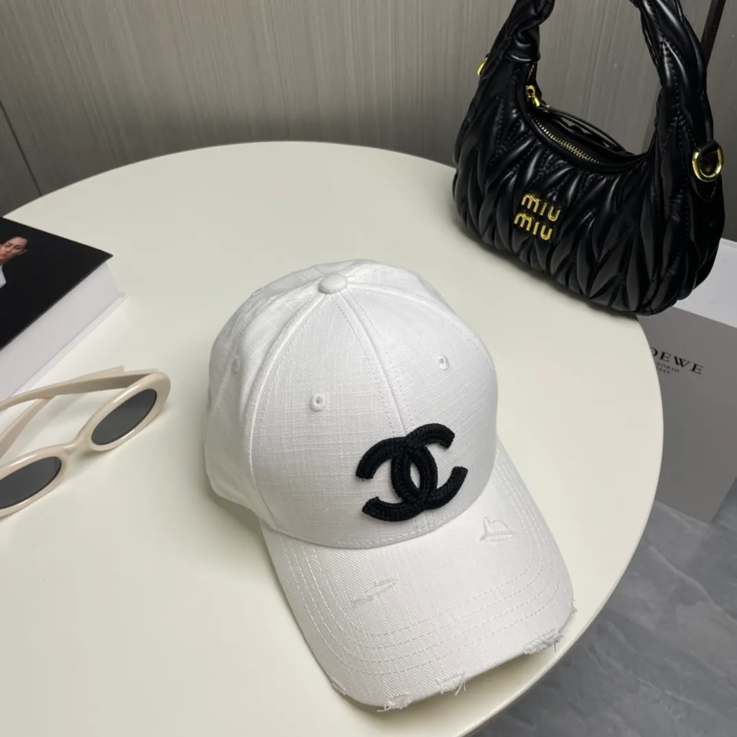 P66 CHANEL new baseball cap, classic and simple logo, fashionable and casual design, popular new product