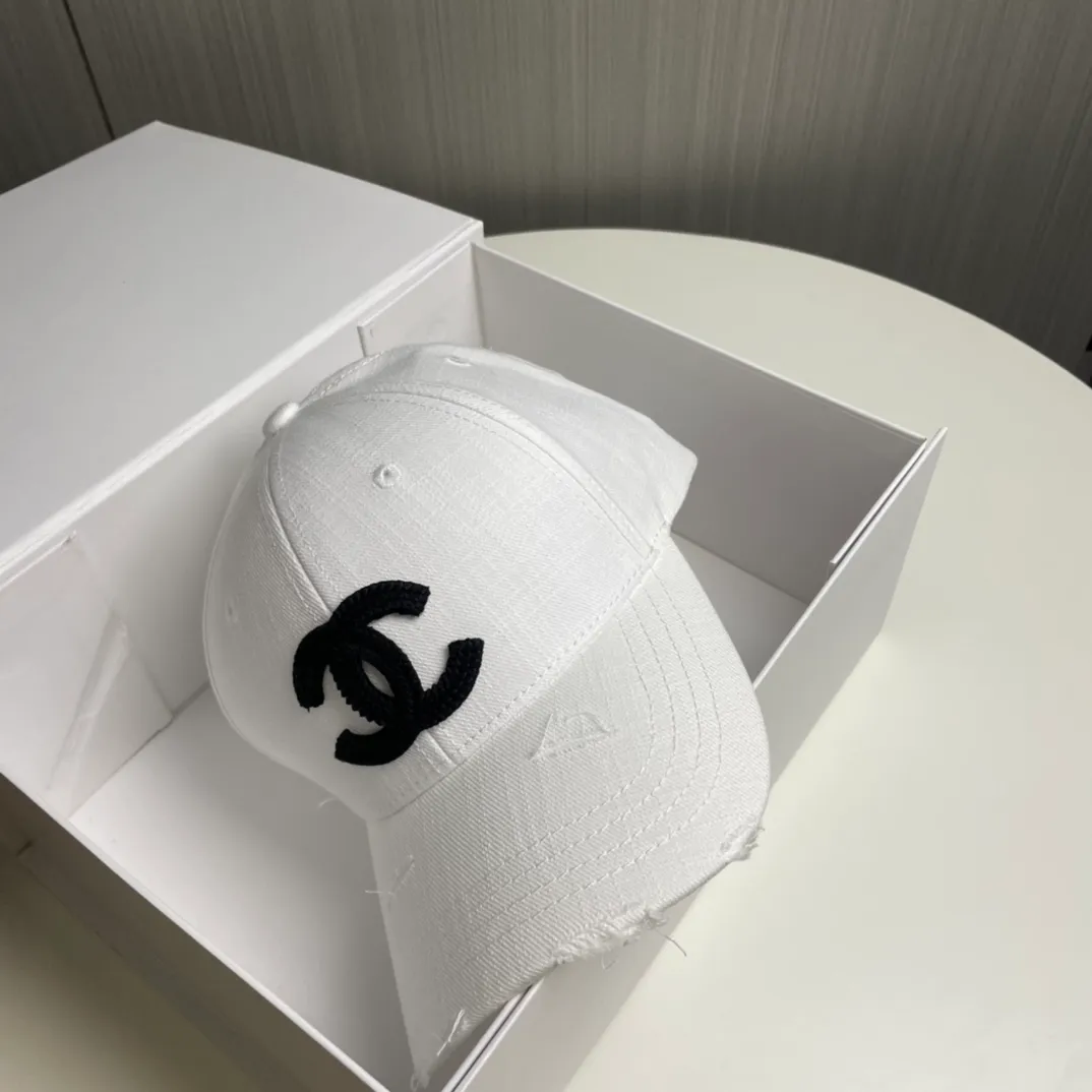 P66 CHANEL new baseball cap, classic and simple logo, fashionable and casual design, popular new product