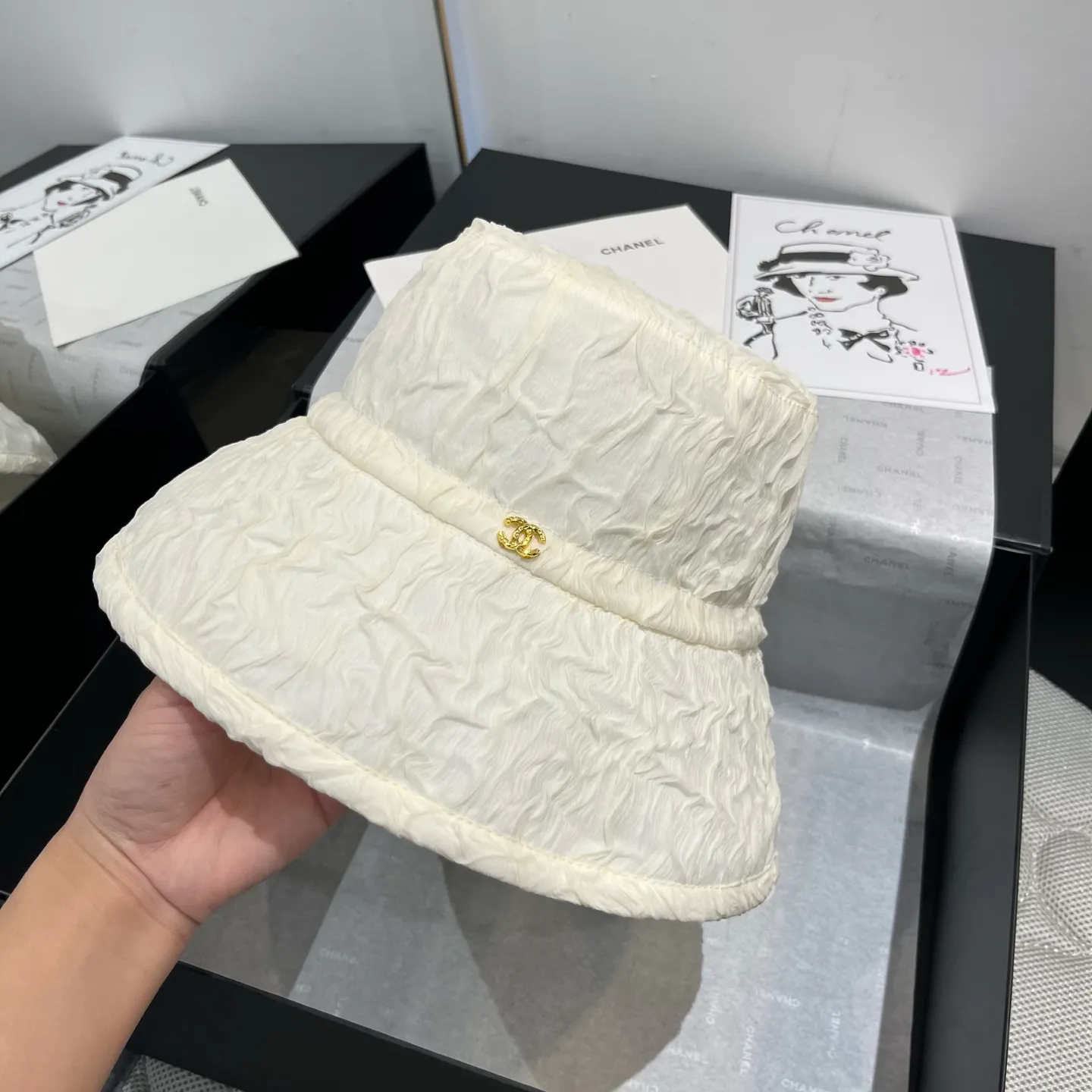 💰120¥ Chanel bucket hat, high-end hand-grip bucket hat, head circumference 57cm, lady style